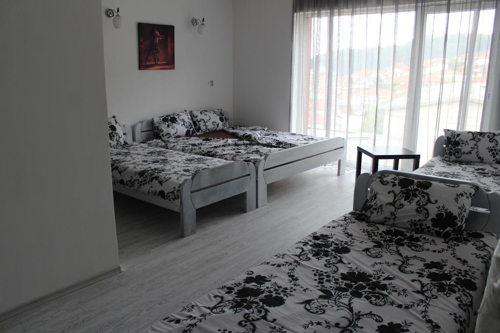 Hotel Scorpion Kruševo Екстериор снимка